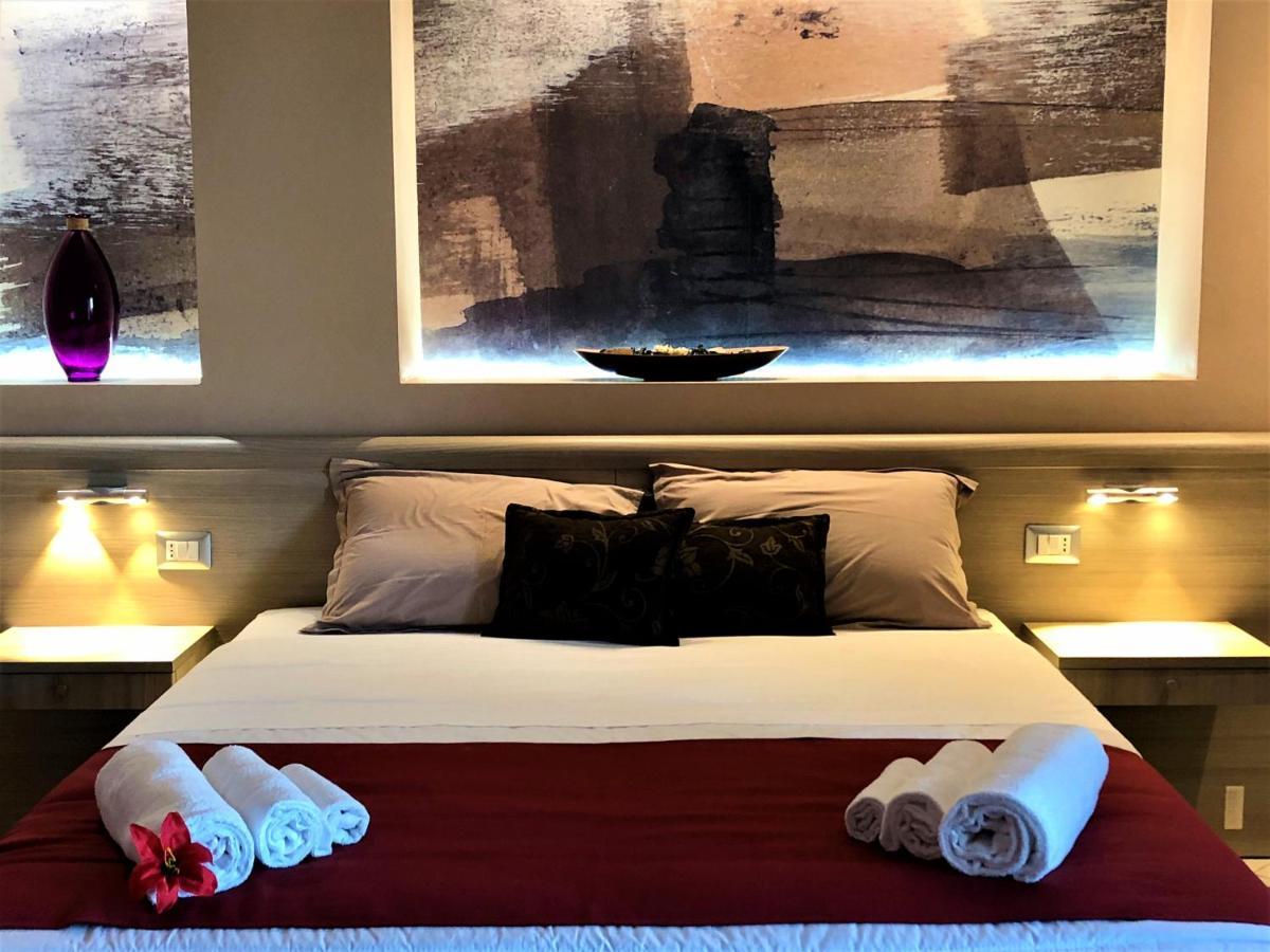 La Piazzetta Guest House Olbia Bagian luar foto