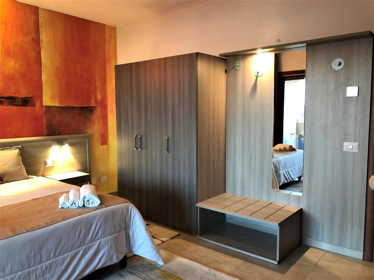 La Piazzetta Guest House Olbia Bagian luar foto