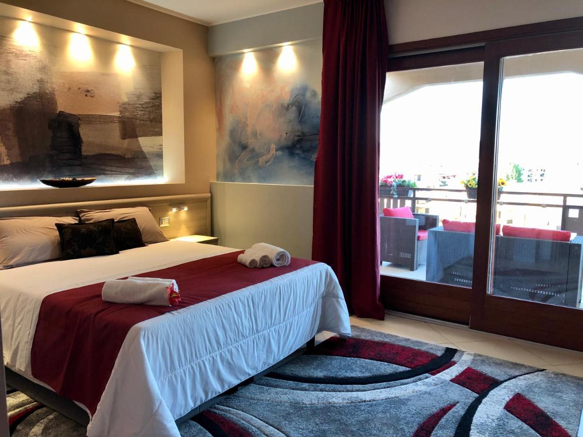La Piazzetta Guest House Olbia Bagian luar foto
