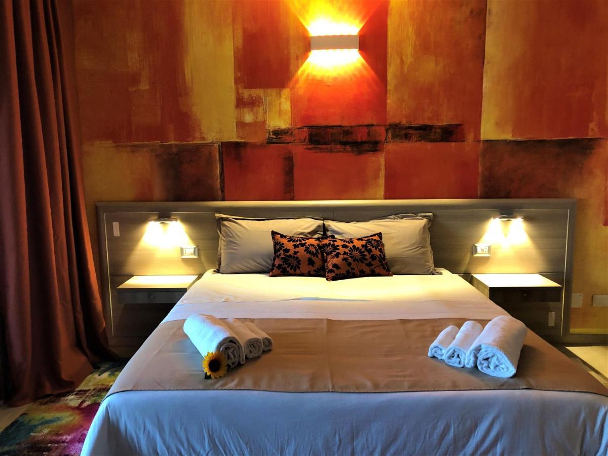 La Piazzetta Guest House Olbia Bagian luar foto