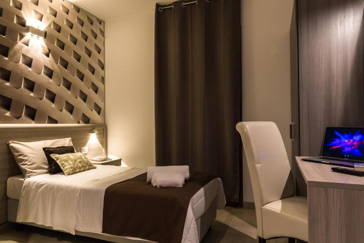 La Piazzetta Guest House Olbia Bagian luar foto