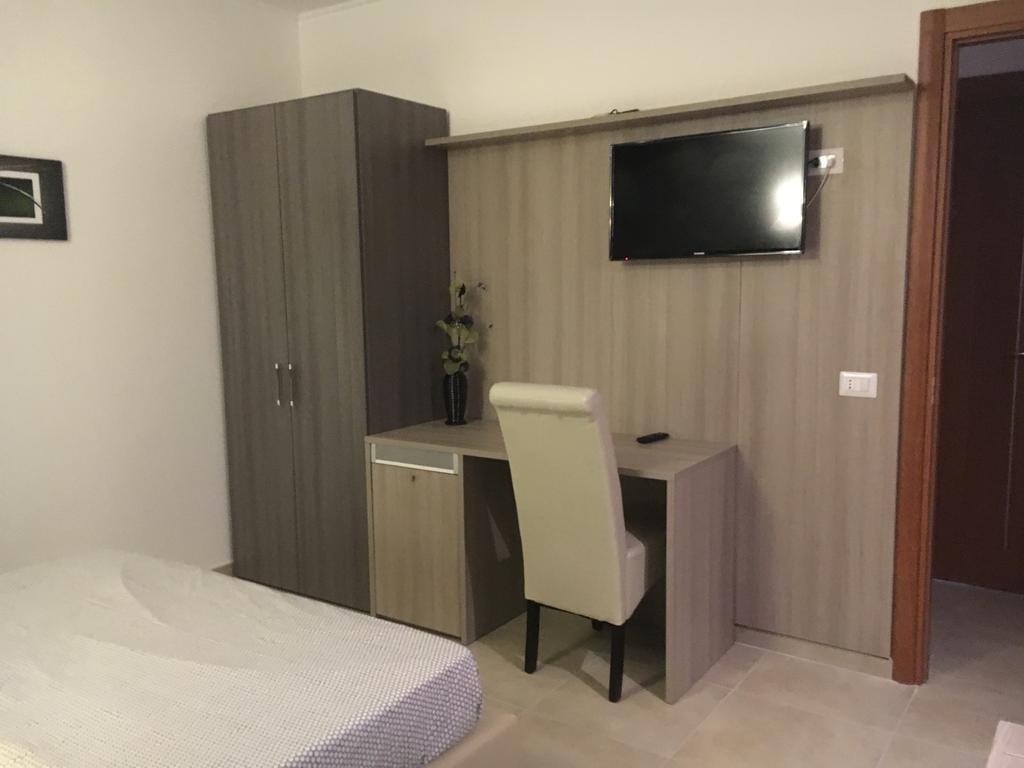 La Piazzetta Guest House Olbia Bagian luar foto