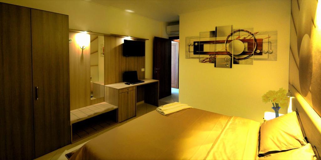 La Piazzetta Guest House Olbia Bagian luar foto