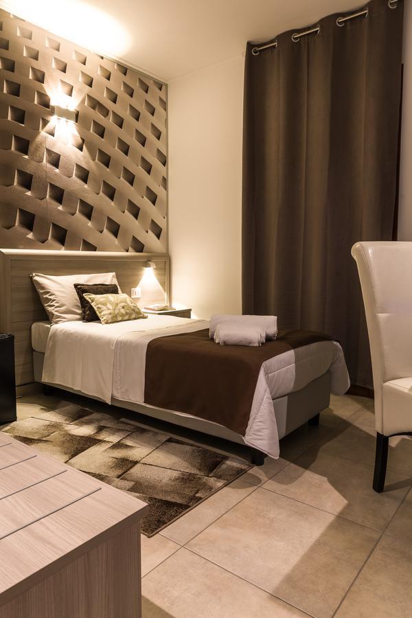 La Piazzetta Guest House Olbia Bagian luar foto