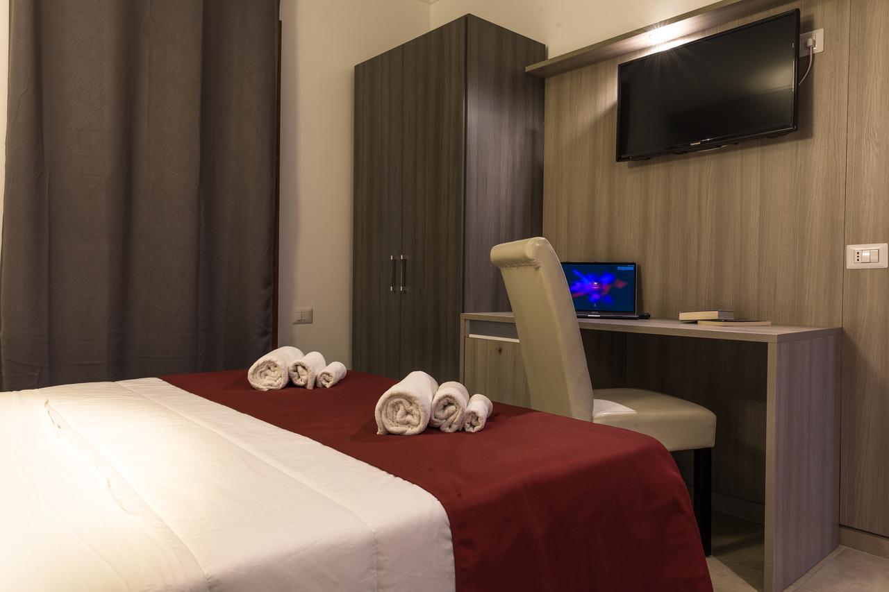 La Piazzetta Guest House Olbia Bagian luar foto