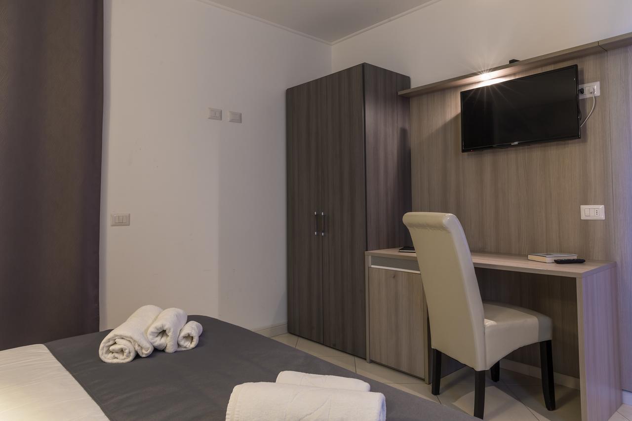 La Piazzetta Guest House Olbia Bagian luar foto