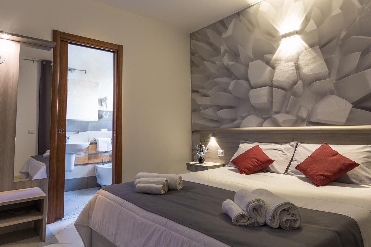 La Piazzetta Guest House Olbia Bagian luar foto
